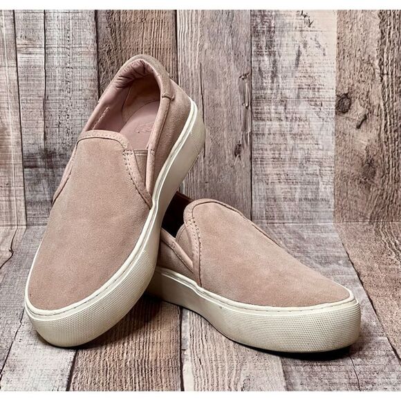 UGG Alameda Slip On Leather Sneaker sz 6 - Picture 1 of 10